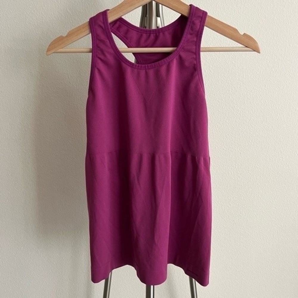 Patagonia Sleeveless Racer Back Sport Tank Top in Plum Size M